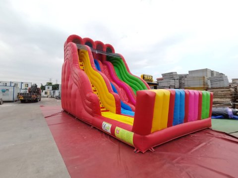 Gigantická skluzavka